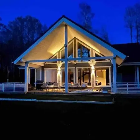 Modern With Sauna & Hot Tub וילה *