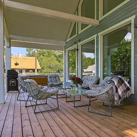 Modern With Sauna & Hot Tub וילה HIIUMAA