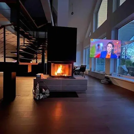 וילה Modern With Sauna & Hot Tub