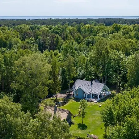 Modern With Sauna & Hot Tub וילה