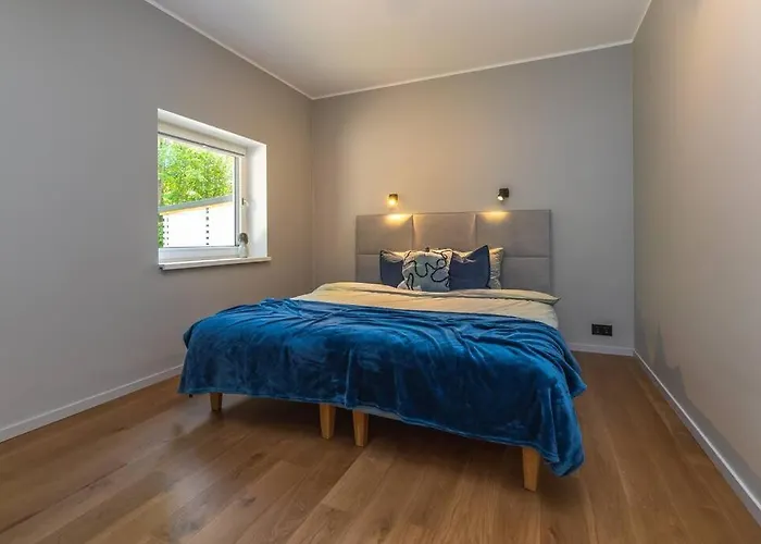 Modern With Sauna & Hot Tub Villa