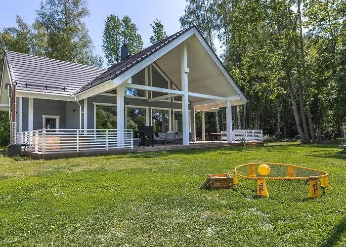 Modern With Sauna & Hot Tub