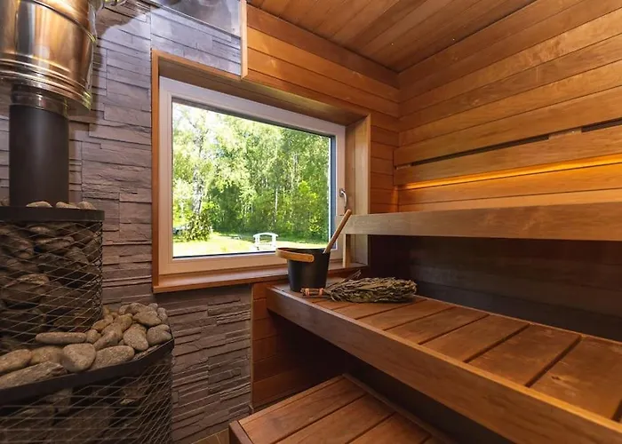 Modern With Sauna & Hot Tub